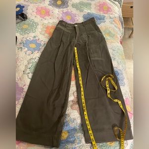 High wasted pleated canvas pants